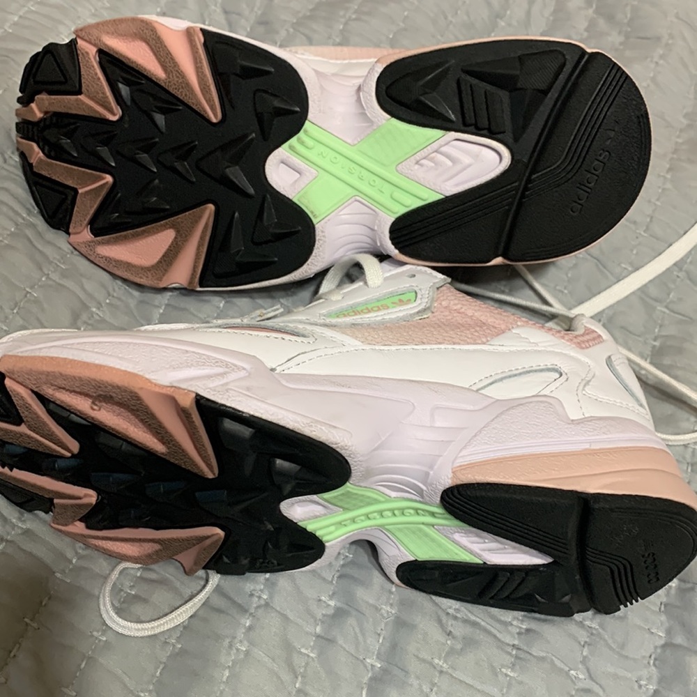 Adidas Torsion tennis shoes - Picture 8 of 12